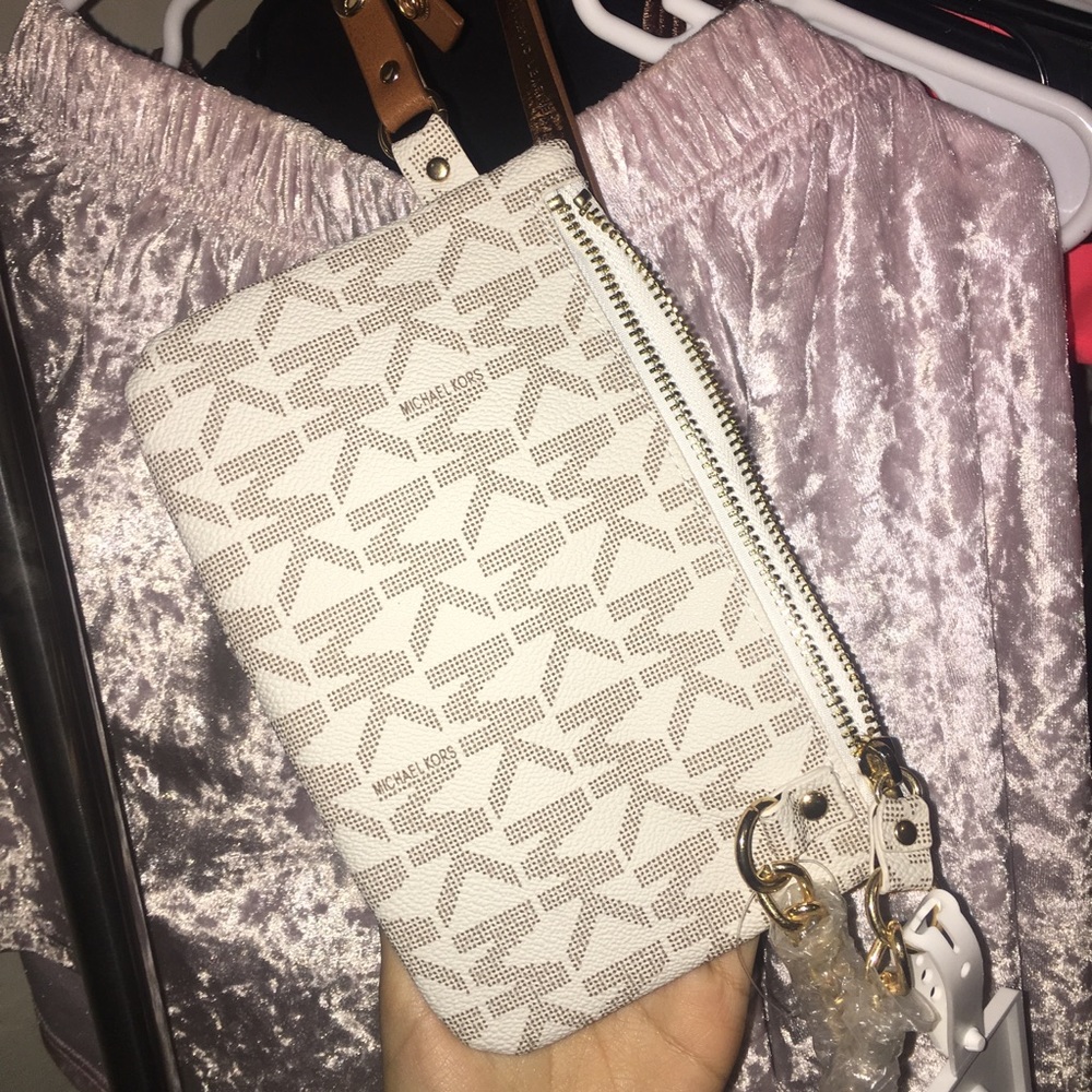 Michael kors fanny pack belt bag